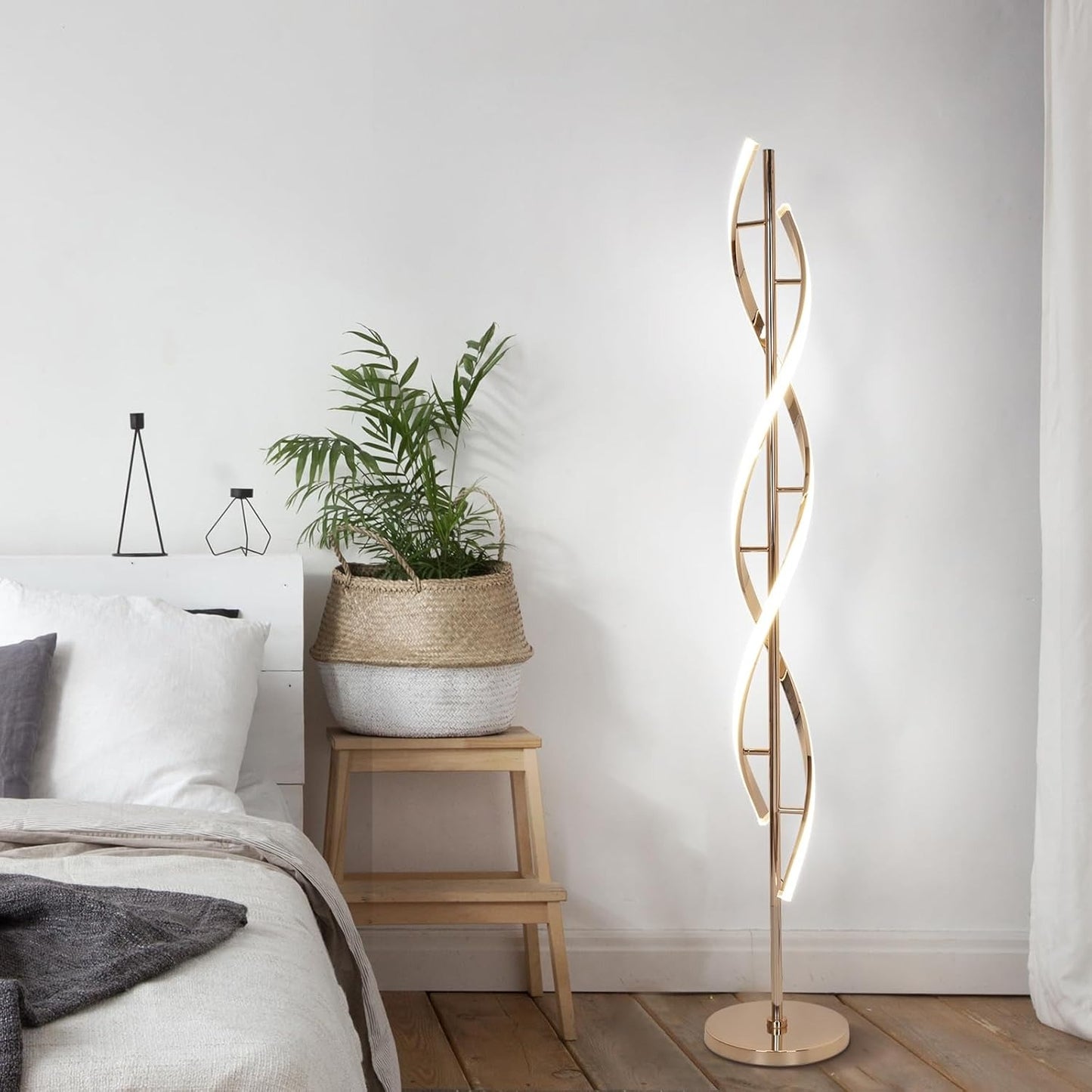 Metal Linear Shape Floor Lamp DNA Style